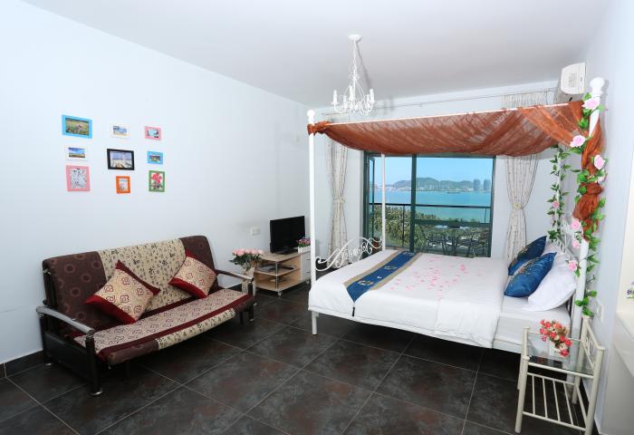 三亚湾路--高级海景大床房