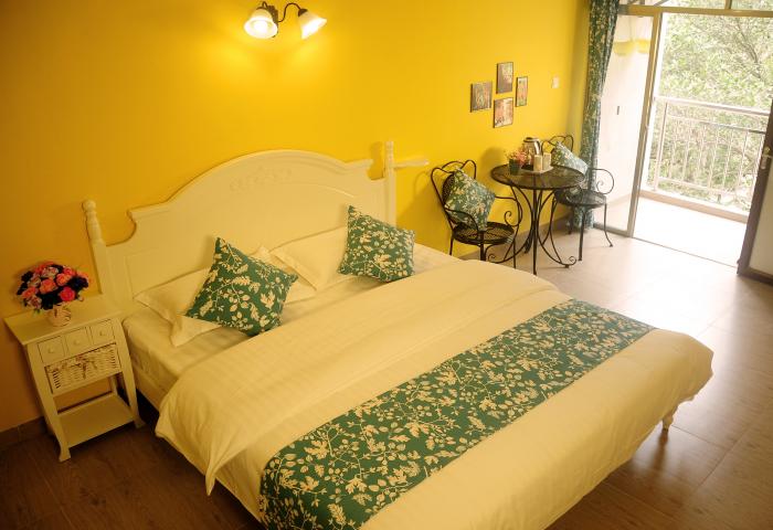 夏洛特（园景大床房）