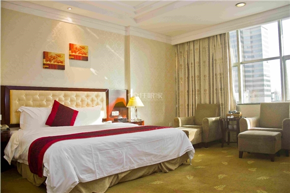 鸿都酒店——豪华大床房