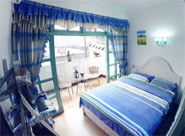 在水一方咖啡旅馆温馨情侣间 404