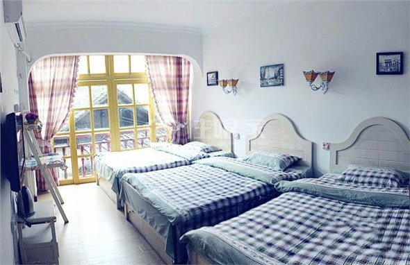 在水一方咖啡旅馆标准三人间 203