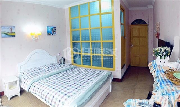 在水一方咖啡旅馆温馨情侣间 204