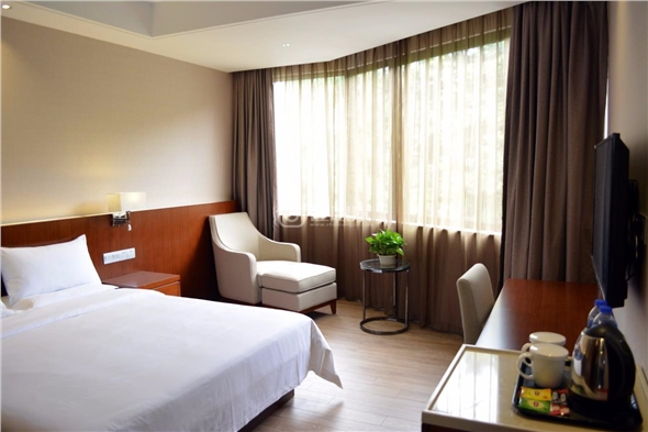 星程酒店珠海海滨公园店——高级大床房