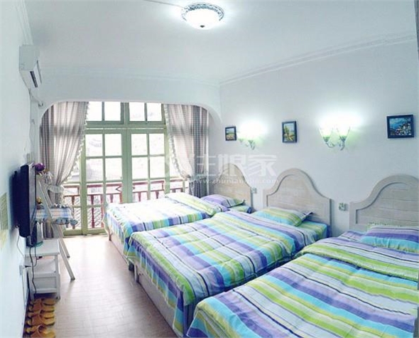 在水一方咖啡旅馆标准三人间 303