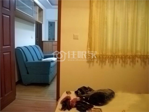 东大街豪装情侣小户型公寓