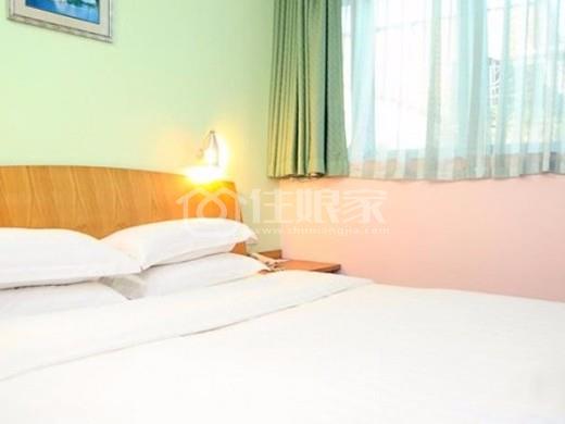 *越秀南路家园 豪华大床房