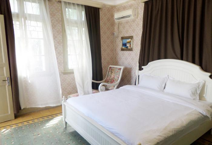 阳台豪华大床房