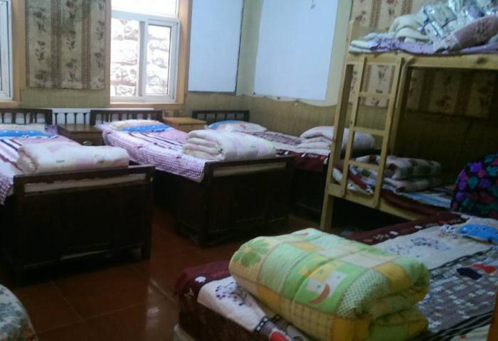 混住七人间床位