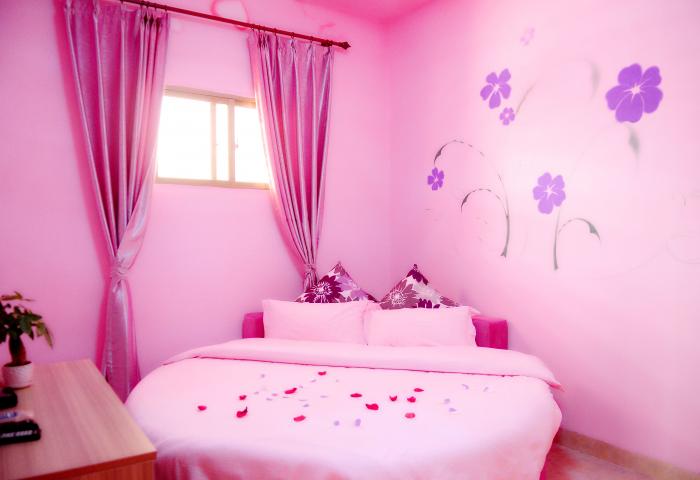 豪华圆床情侣房