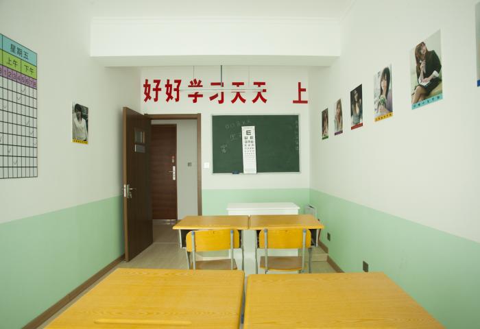 教室情趣主题房