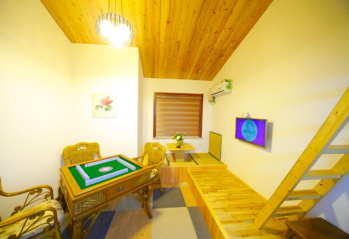 娱乐双大床复式楼