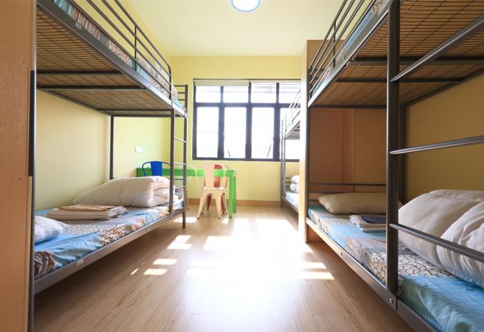 男生床位(公用卫浴)