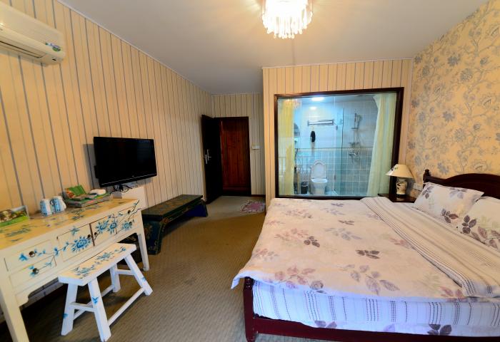 轻罗小扇二楼大床