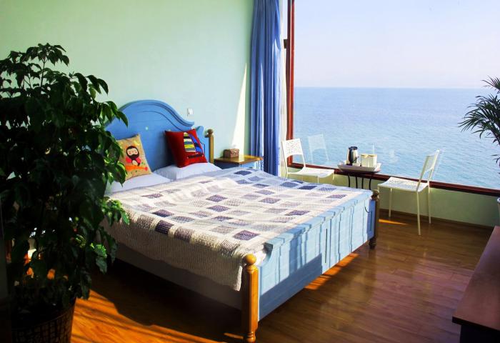 三楼270度海景房