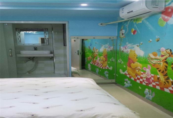 白雪公主电脑大床房