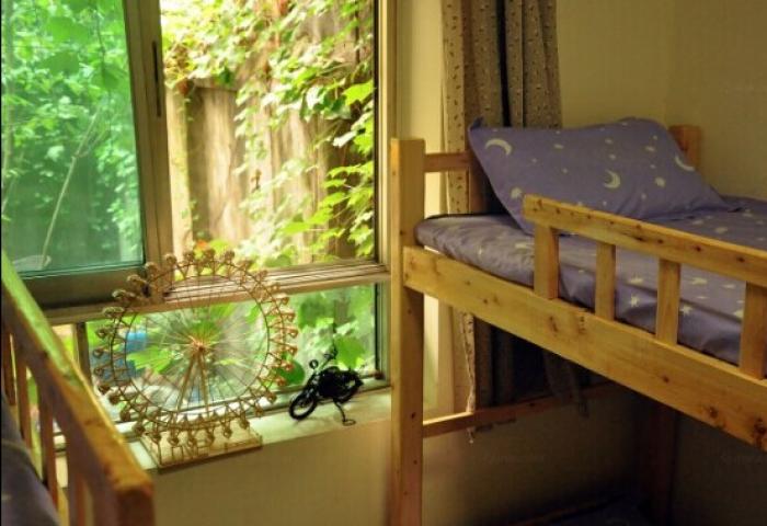 女生四人间床位