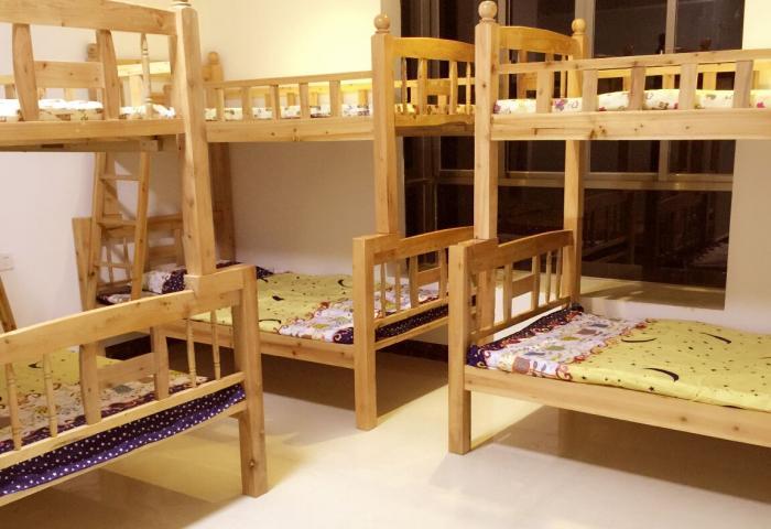 男生床位间（下铺）