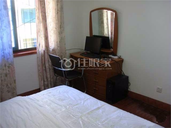 百盛购物广场日租房带电脑70一天