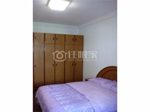 百盛楼上日租房80一天带电脑空调洗衣