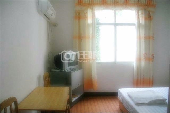 火车站　连乐宾馆　温馨大床房