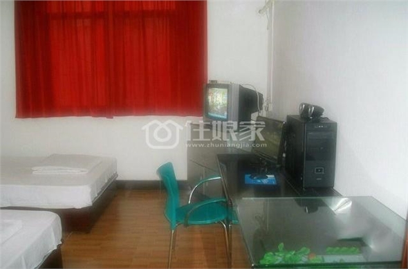 黄冈麻城火车站连乐宾馆　空调电脑房