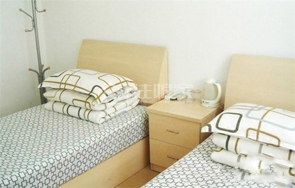 *大拇指广场附近标间2张床