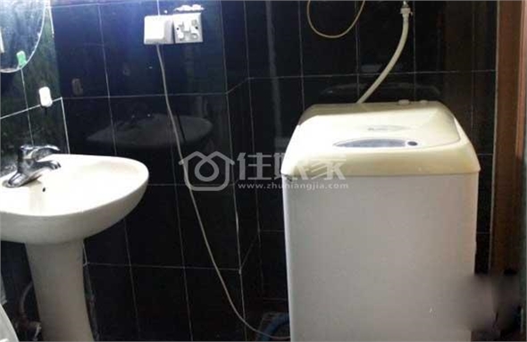 *汉中路地铁口小房间