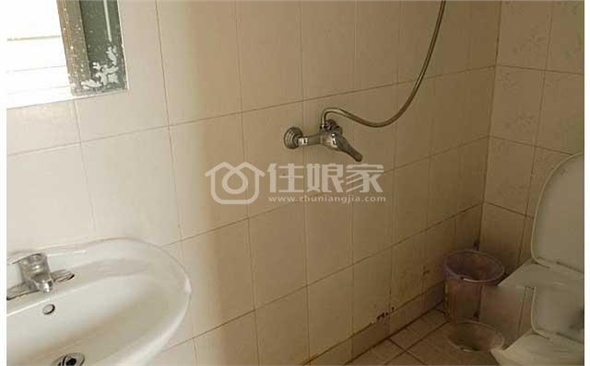 *江宁区龙眠大道地铁站义乌小商品大学