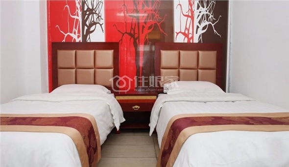 富力泉5房10床简约家居风