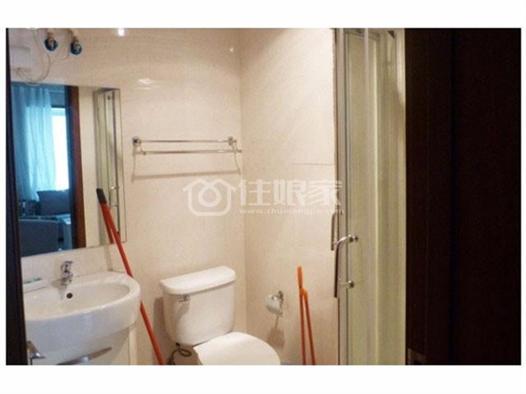 赣水路高尔夫球场精装公寓