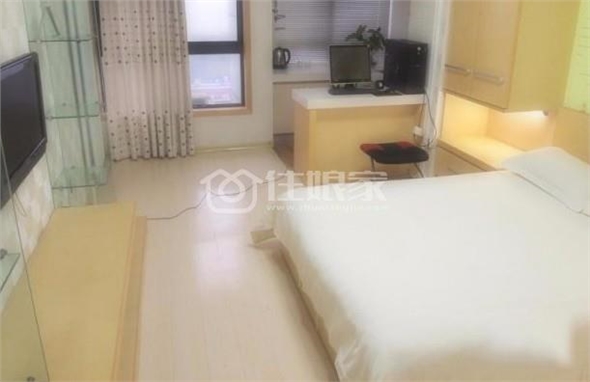 *宜居公寓豪华电脑房
