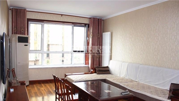 烟台前小区豪华装修三室两厅