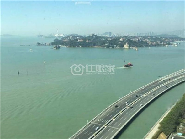 厦门大学世茂海峡天玺海景豪华大床