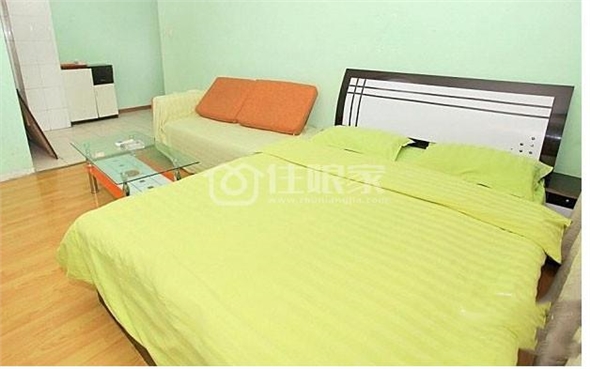 *二七广场两床电脑房