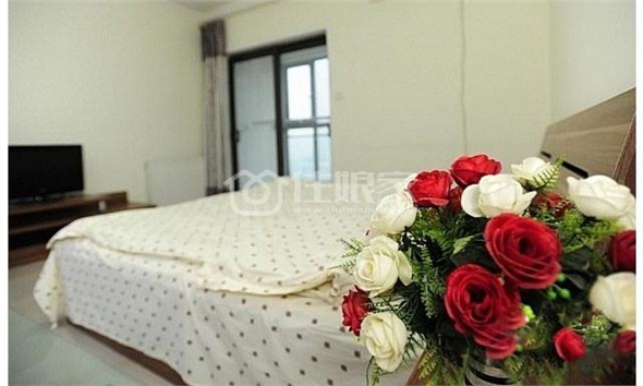 *升龙国际中心龙翔客栈豪华大床房